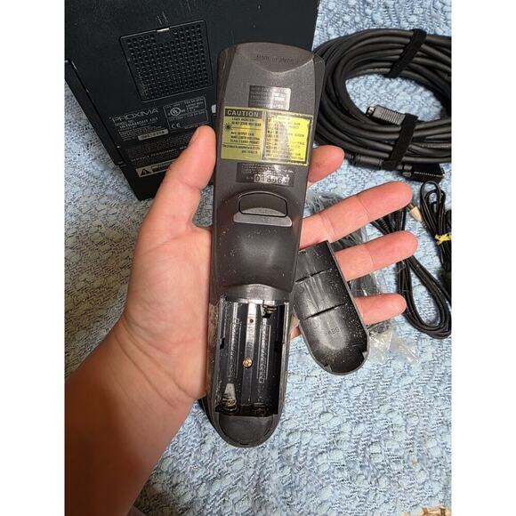 Proxima UltraLight LS1 800x600 SVGA 200:1 Portable LCD Multimedia Projector - Picture 13 of 16